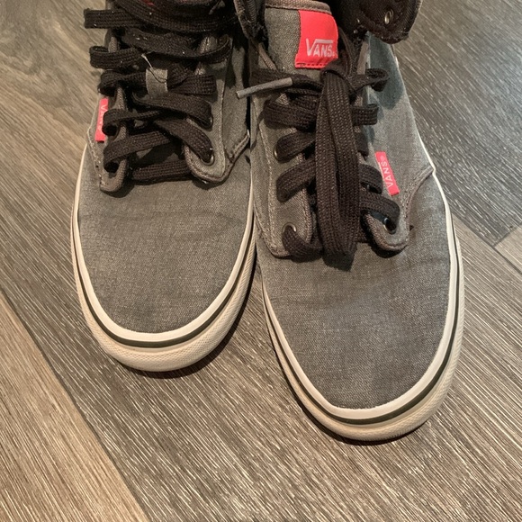 Vans retro look high top sneakers - Picture 2 of 5